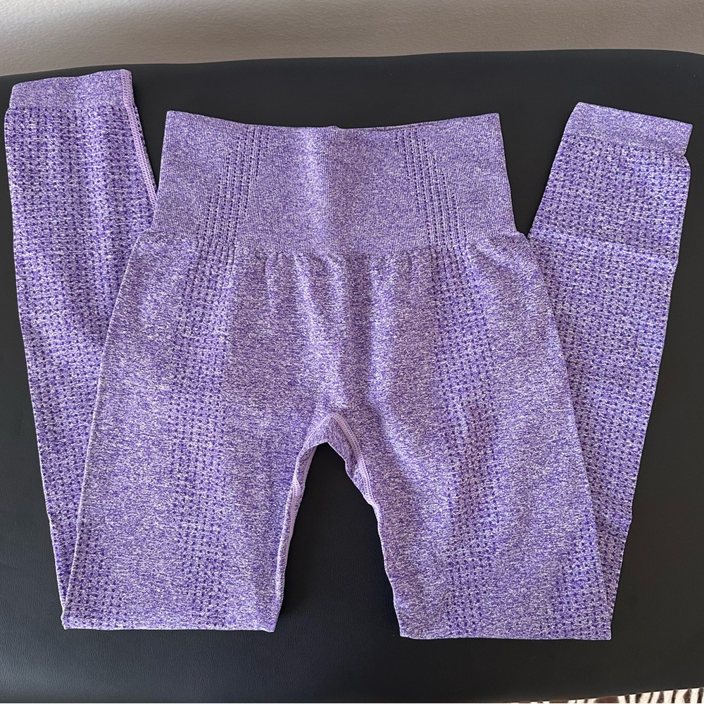 PURPLE LEGGINGS
